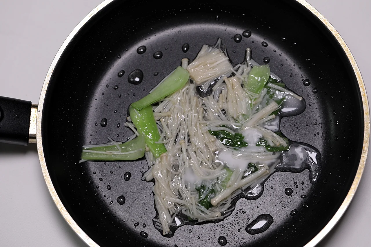 팽이버섯 야채볶음 5단계