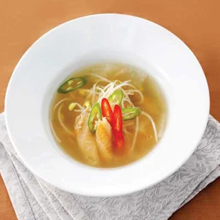 저염 된장으로 맛을 낸 황태해장국