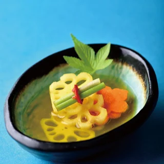 치자연근물김치