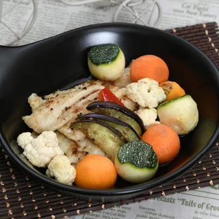 야채찜을 곁들인 광어스테이크