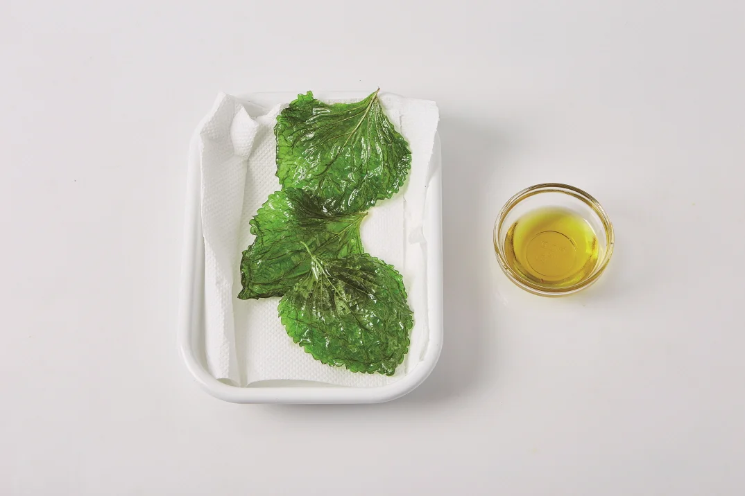 깻잎향을 입힌 관자 샐러드 2단계