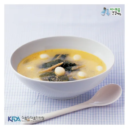 미역 조랭이 떡국