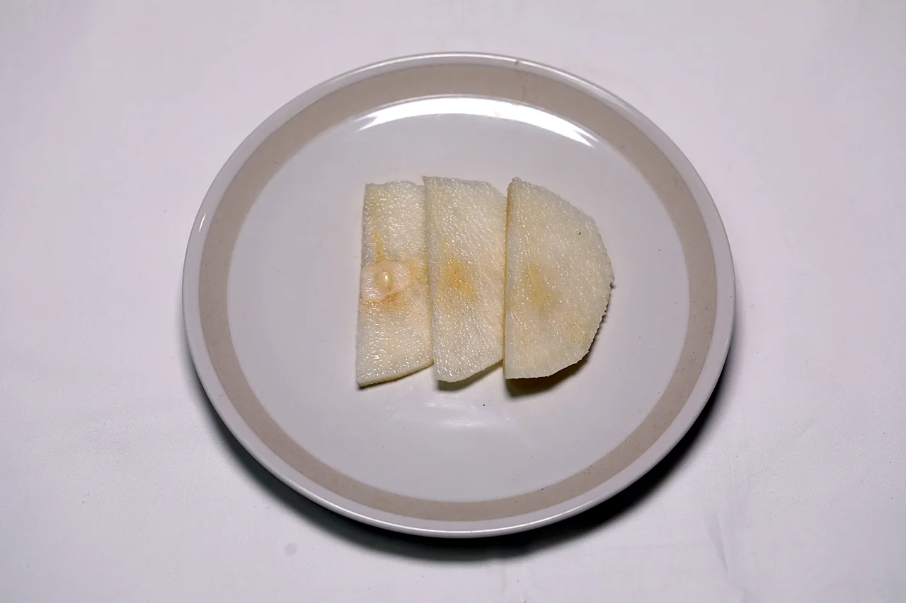 산마드래싱과 실곤약 샐러드 3단계